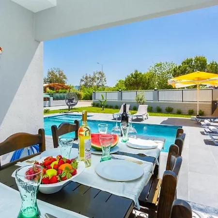 Vila Exclusive Paradise 1 *